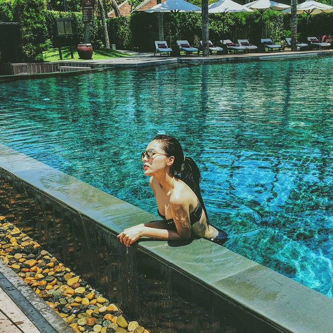 Lần đầu diện đồ bơi sau khi nâng ngực, vóc dáng của Kỳ Duyên thật sự khiến nhiều người ghen tị Lần đầu diện đồ bơi sau khi nâng ngực, vóc dáng của Kỳ Duyên thật sự khiến nhiều người ghen tị